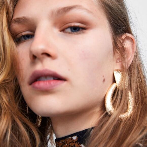 Zara Jewelry - ✨ BROOCH PENDANTDETAILS✨ 